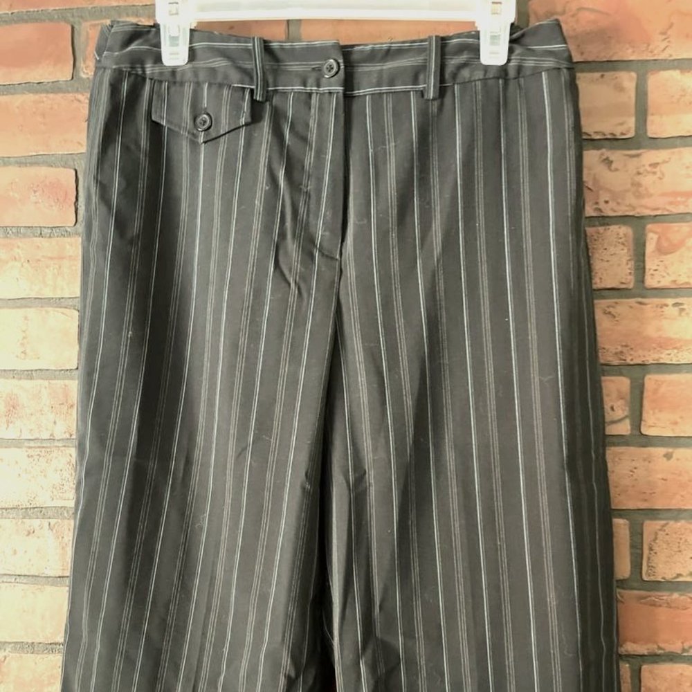 Larry Levine Dress Shorts Size 10 Stretch Black with Light Blue Pinstripes